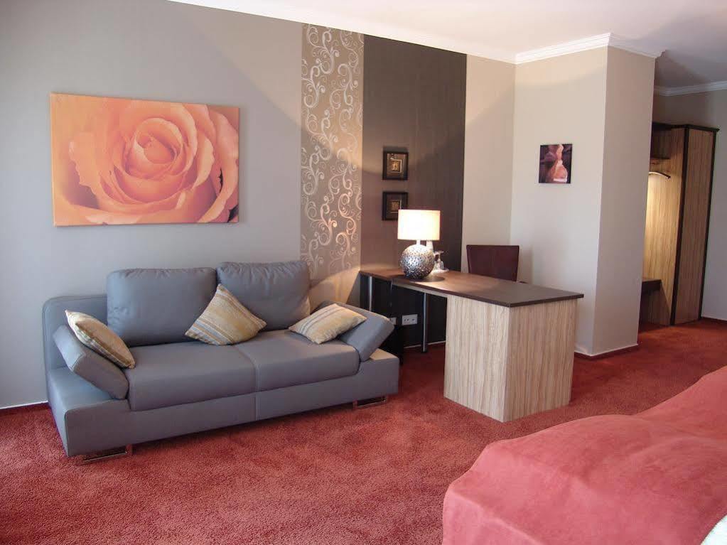 M13 Hotel Riol Luaran gambar